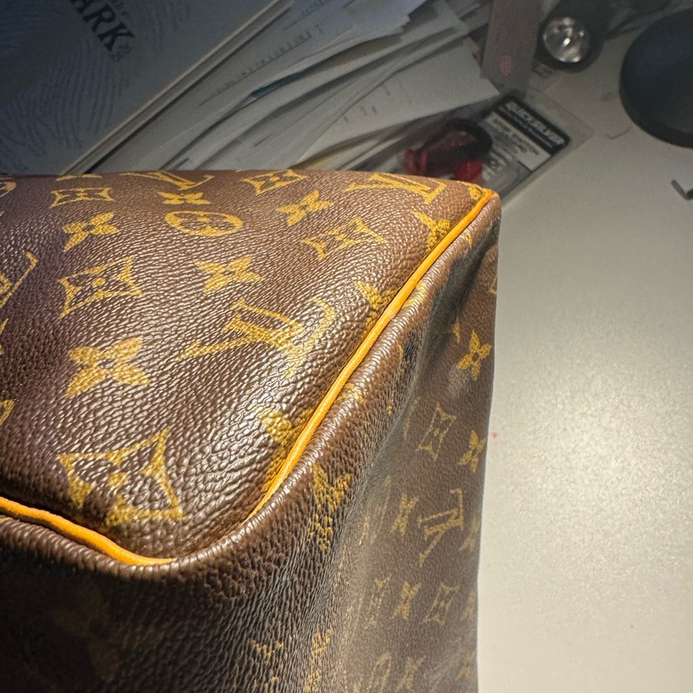 Louis Vuitton Monogram Speedy 30 - Picture 14 of 16